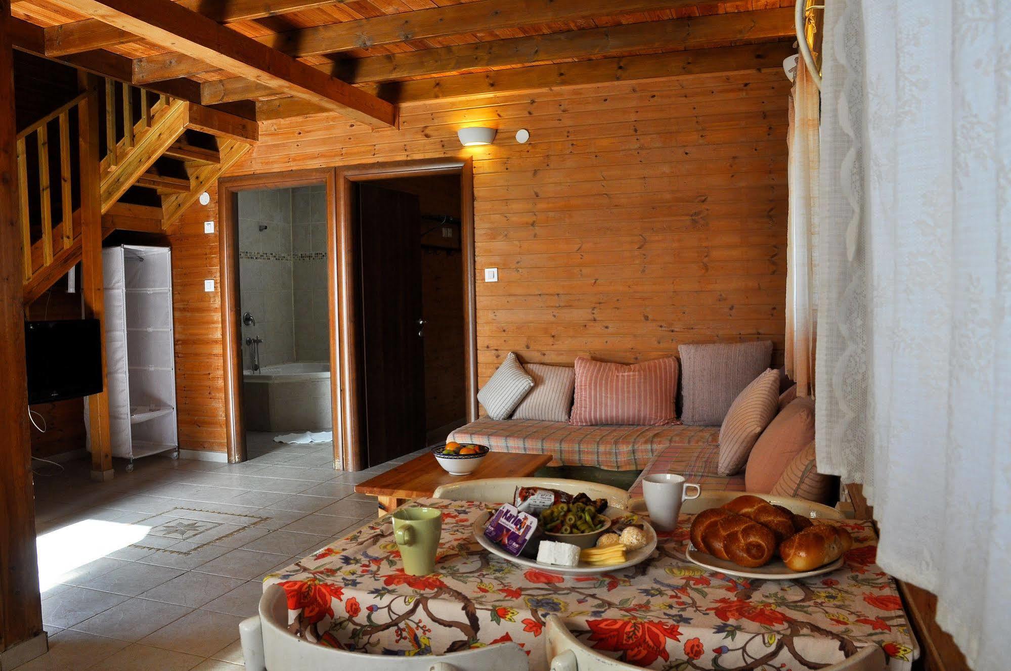 Lodge Gan Hakramim Country *